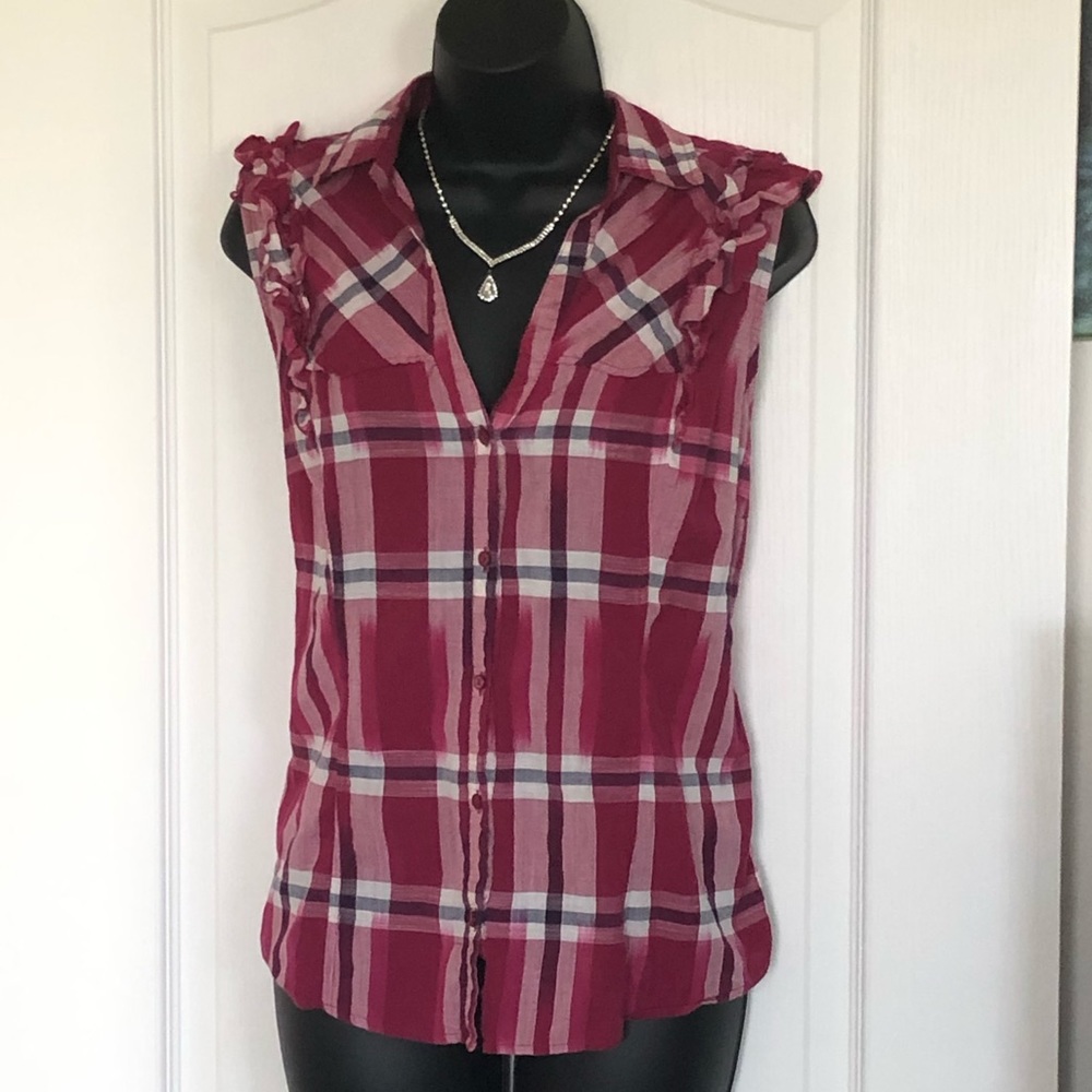 Canyon Rivers Blues Plaid Sleeveless Button Up Top